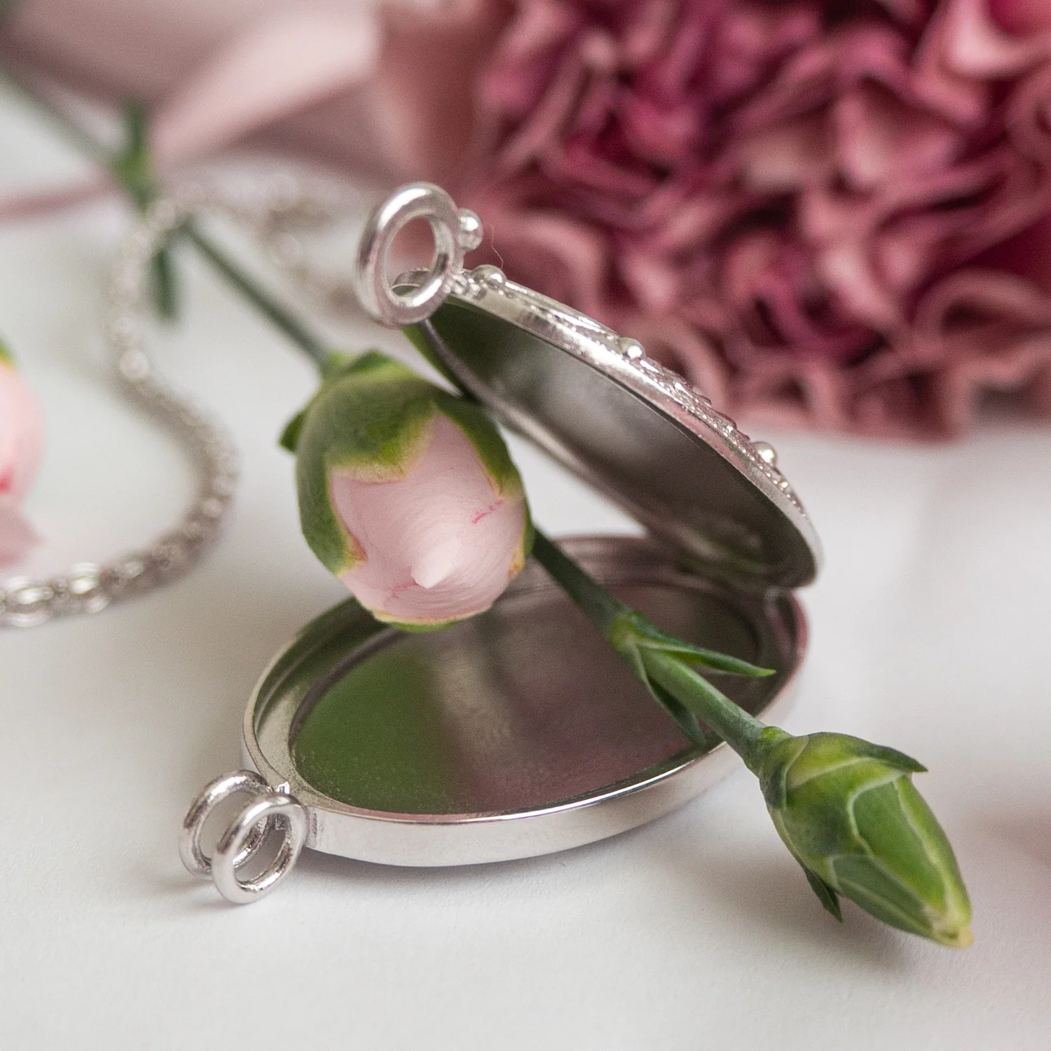 Lumoava Primavera riipus, iso medaljonki - Image 2