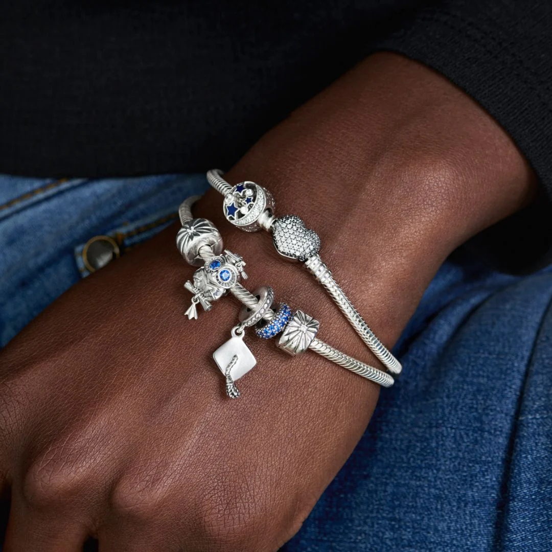Pandora Moments Graduation Cap Dangle hela, hopea, 791892 - Image 3
