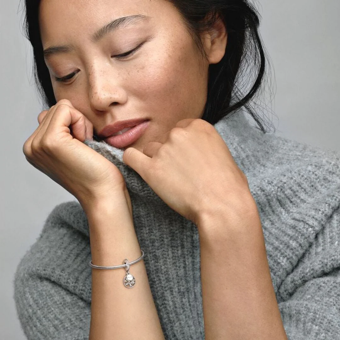 Pandora Moments Sparkling Family Tree Dangle hela, hopea ja keltakullattu, 791728CZ - Image 3