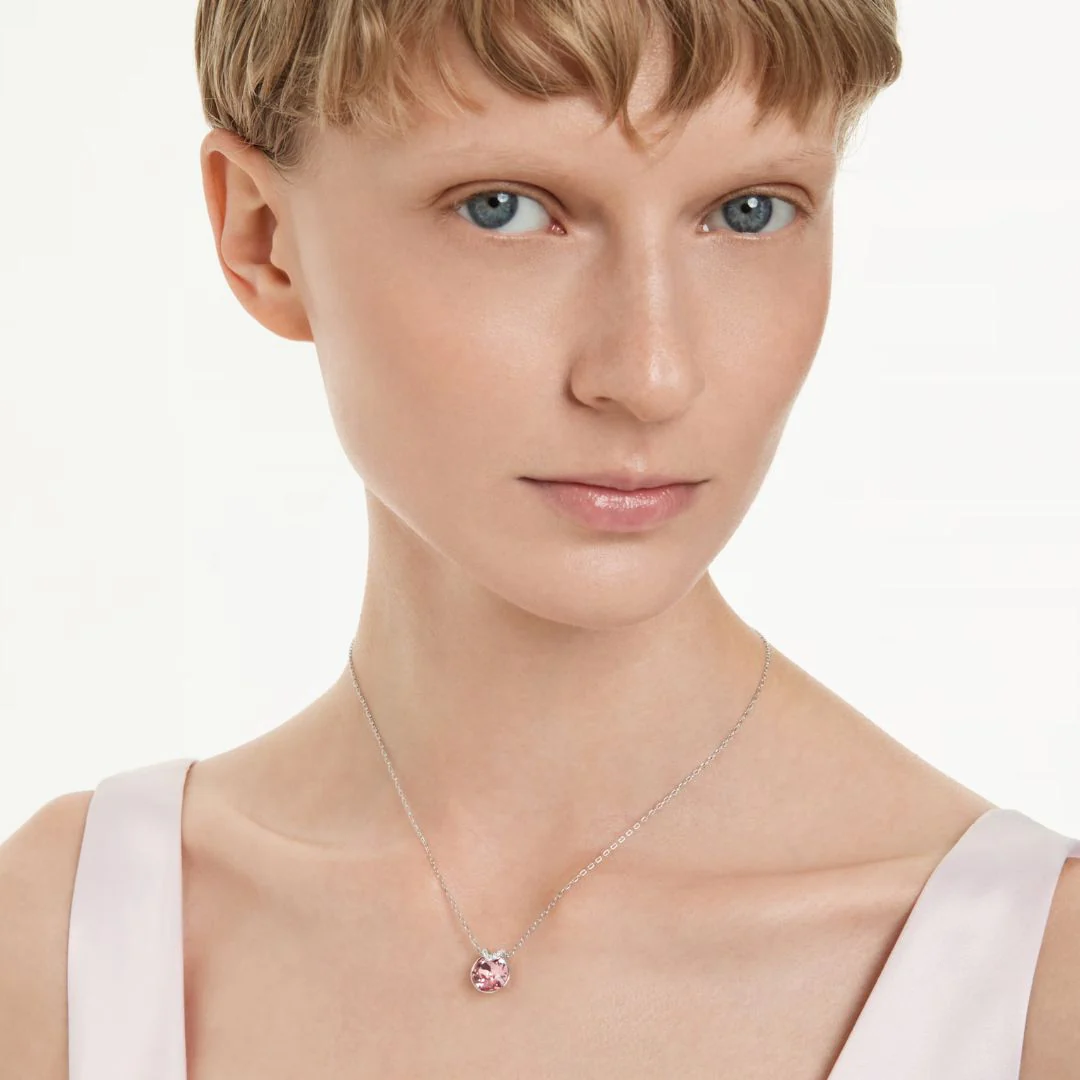 Swarovski Bella V riipus, vaalea metalli ja vaaleanpunainen kristalli 5734230 - Image 2