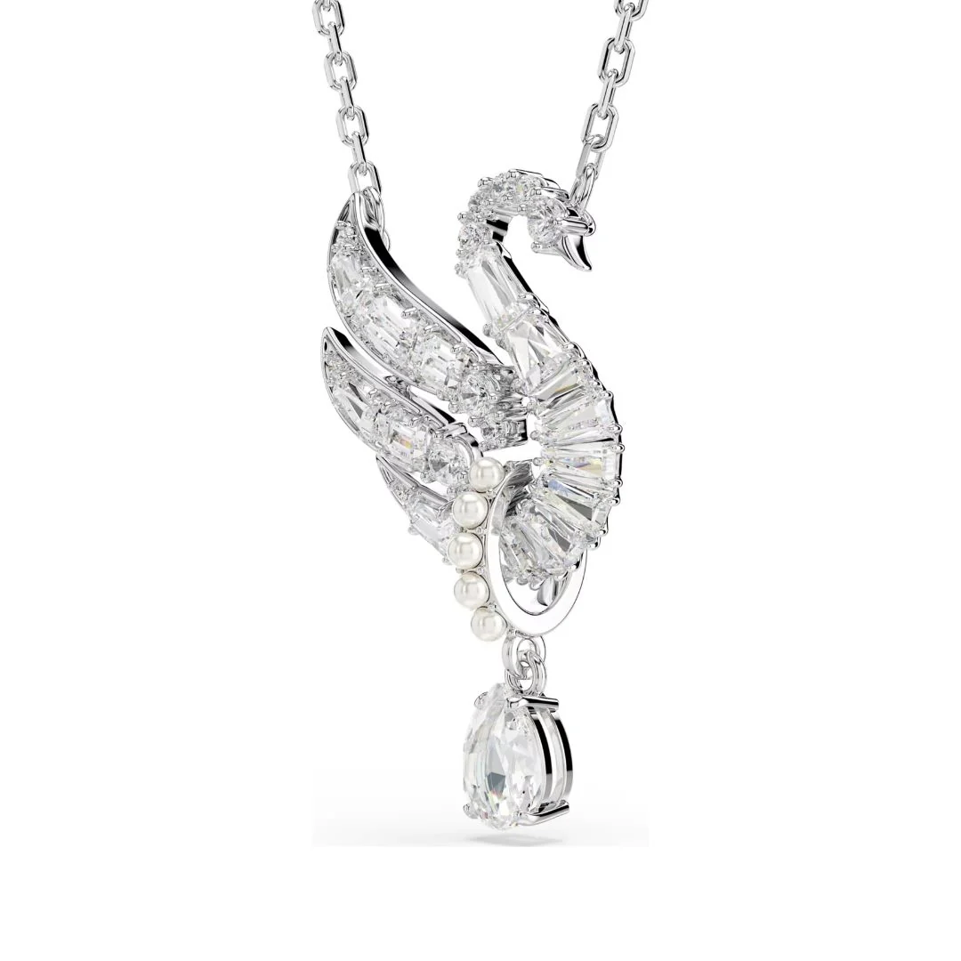 Swarovski Swan riipus, vaalea metalli, kirkkaat kristallit ja valkoiset helmet, 5723387 - Image 3