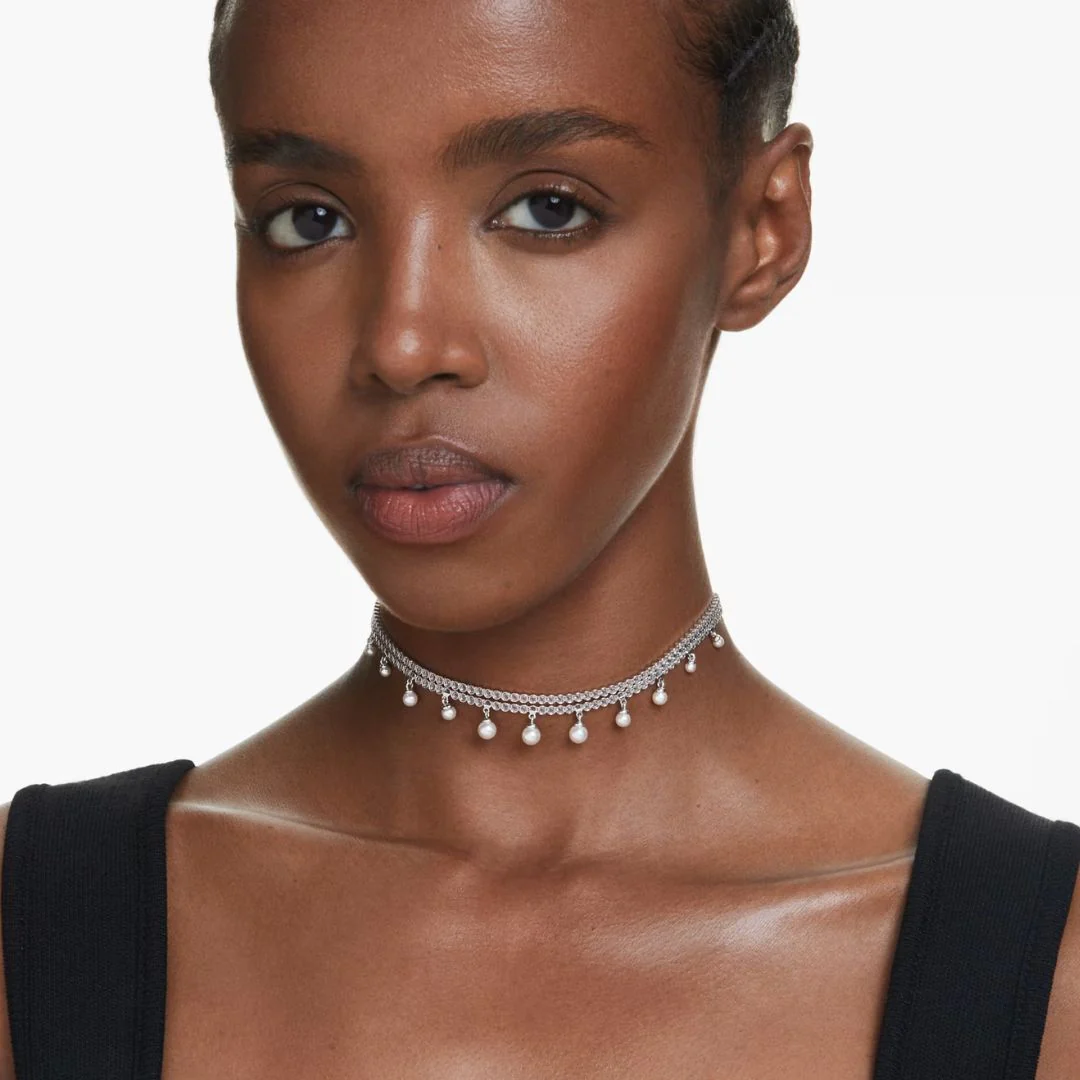 Swarovski x Ariana Grande Choker kaulakoru, vaalea metalli, kirkkaat kristallit ja valkoiset helmet, 5720865 - Image 6