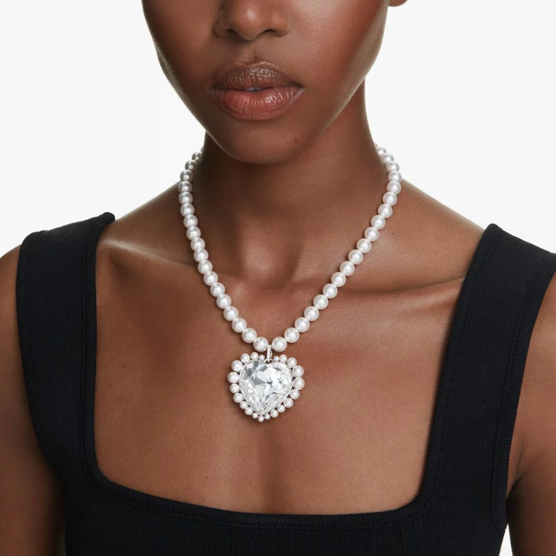 Swarovski x Ariana Grande kaulakoru, vaalea metalli, kirkkaat kristallit ja valkoiset helmet, 5720858 - Image 4
