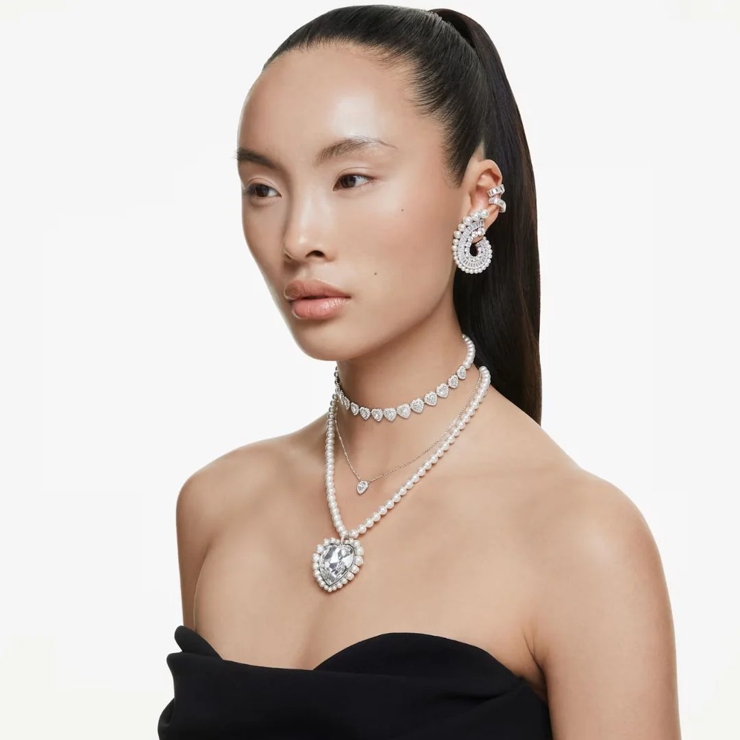 Swarovski x Ariana Grande riipus, vaalea metalli ja kirkkaat kristallit, 5720852 - Image 5
