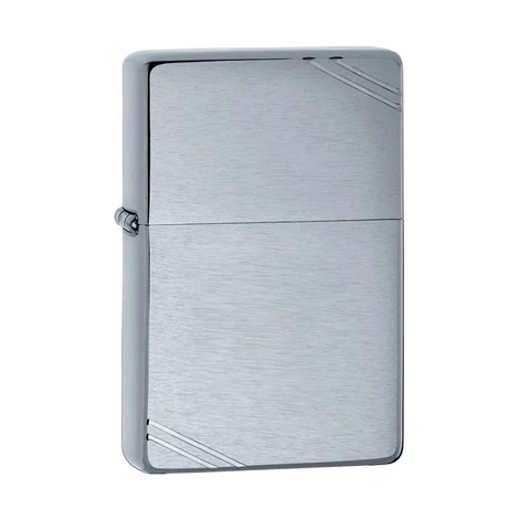 Zippo sytytin, harjattu kromi, malli vuodelta 1937