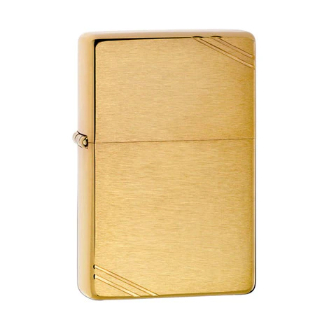 Zippo sytytin, harjattu messinki, malli vuodelta 1937